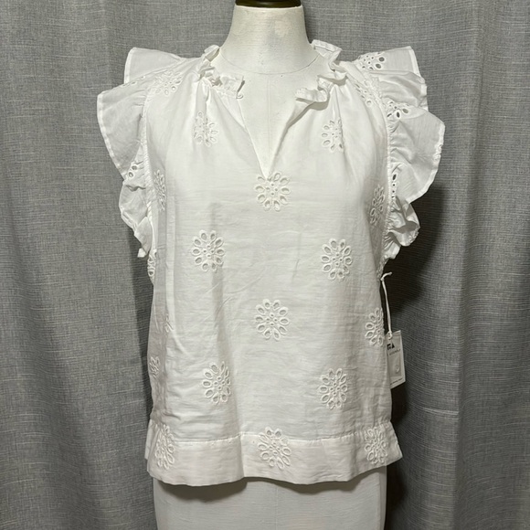 NWT Free Assembly Cotton Eyelet Flutter Sleeve-White-Sz XS - Picture 3 of 16